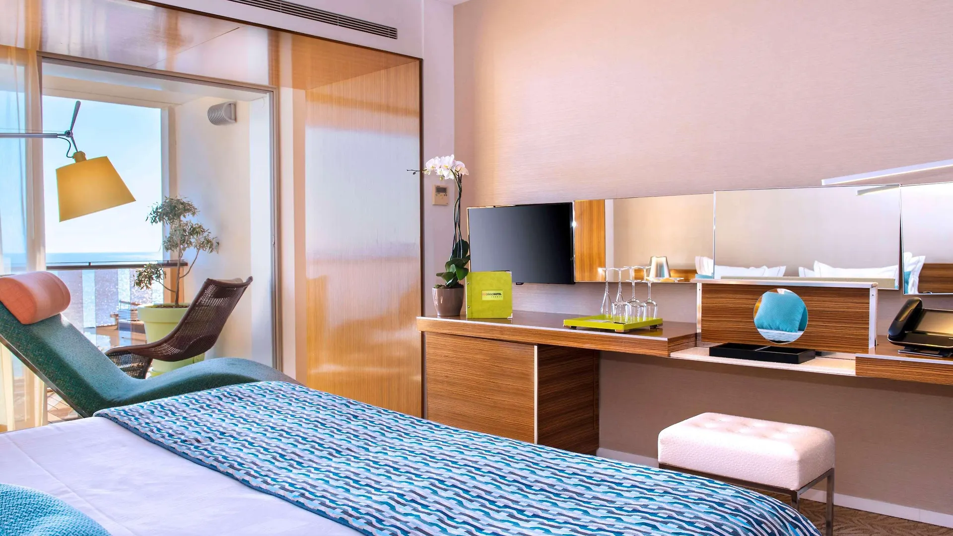 Ibis Studio 5380 Cannes Apartment