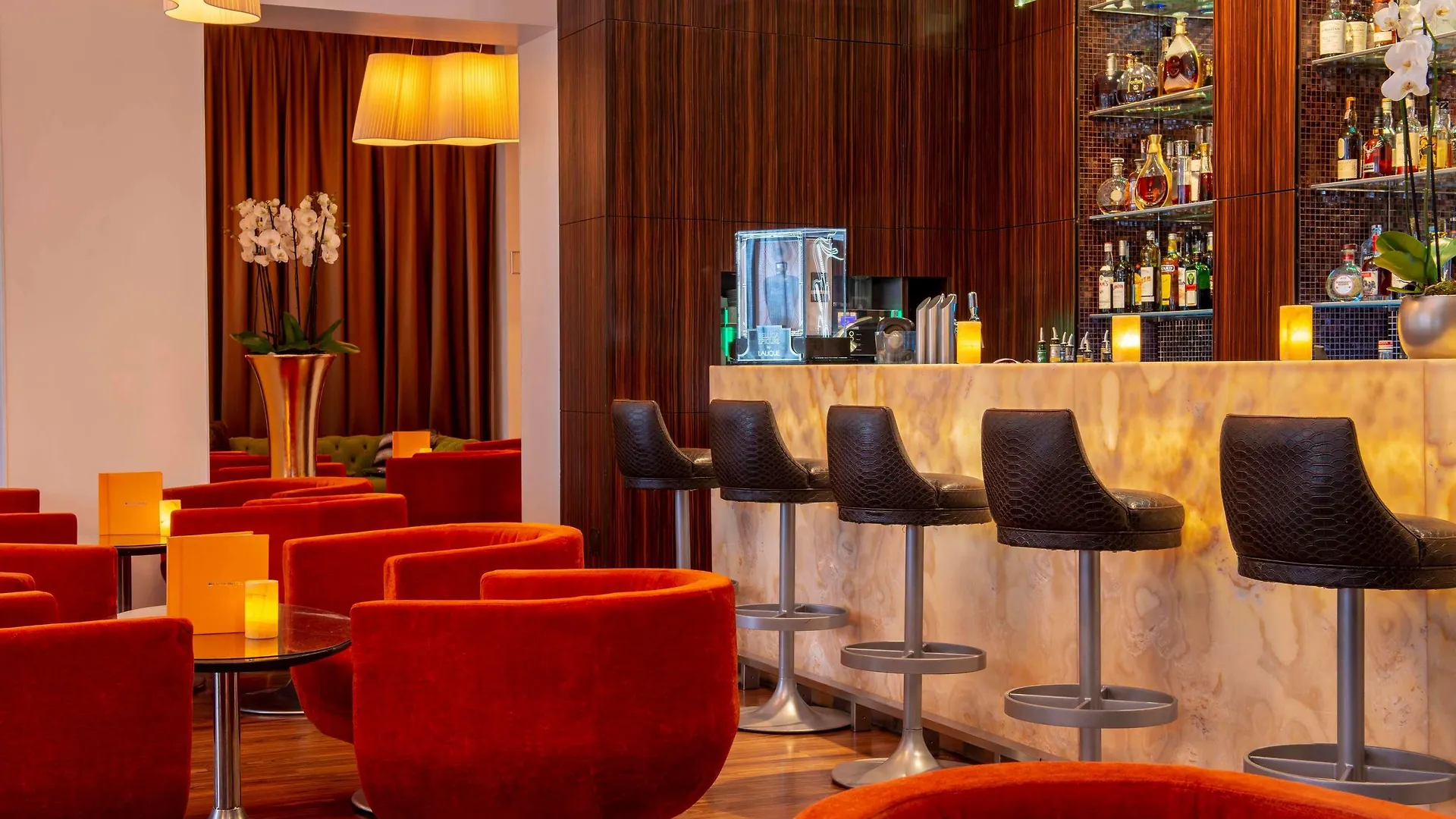 Ibis Studio 5380 Cannes