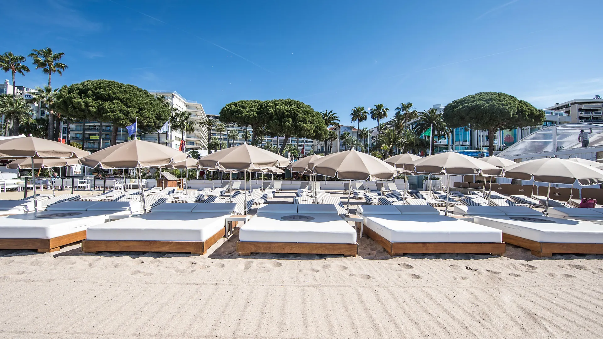 Ibis Studio 5380 Cannes