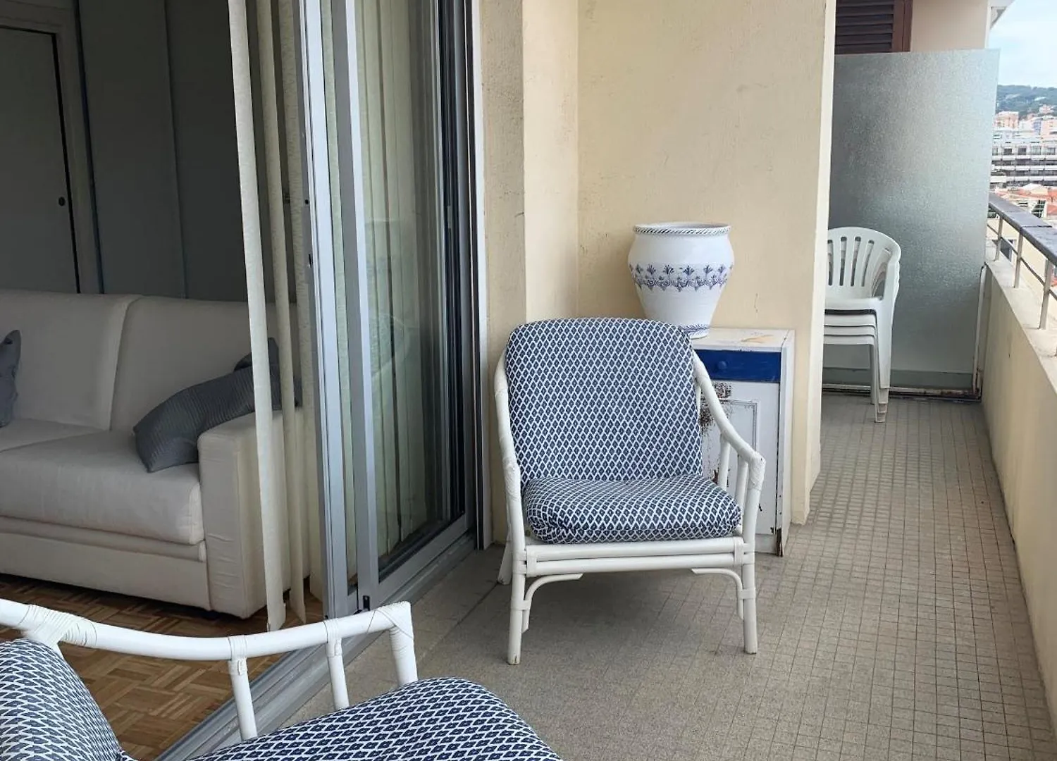Ibis Studio 5380 Cannes