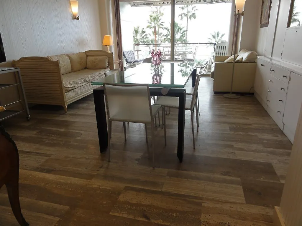 Ibis Studio 5380 Cannes