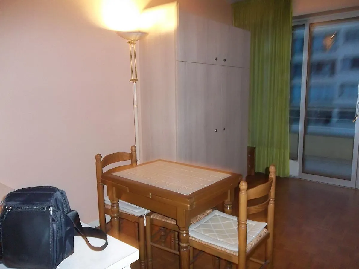 Ibis Studio 5380 Cannes France